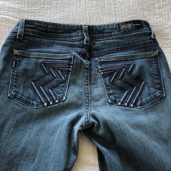 3GR Medium Wash Denim Straight Cut Jeans | Size 28 | Mid Rise - Picture 12 of 16